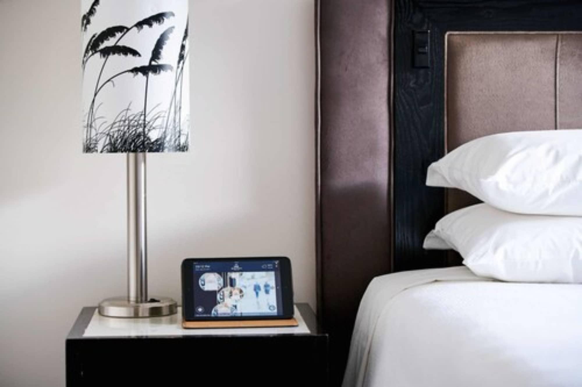 Bolton Hotel Wellington Zewnętrze zdjęcie The iPad is used in the rooms of the Mandarin Oriental, Munich