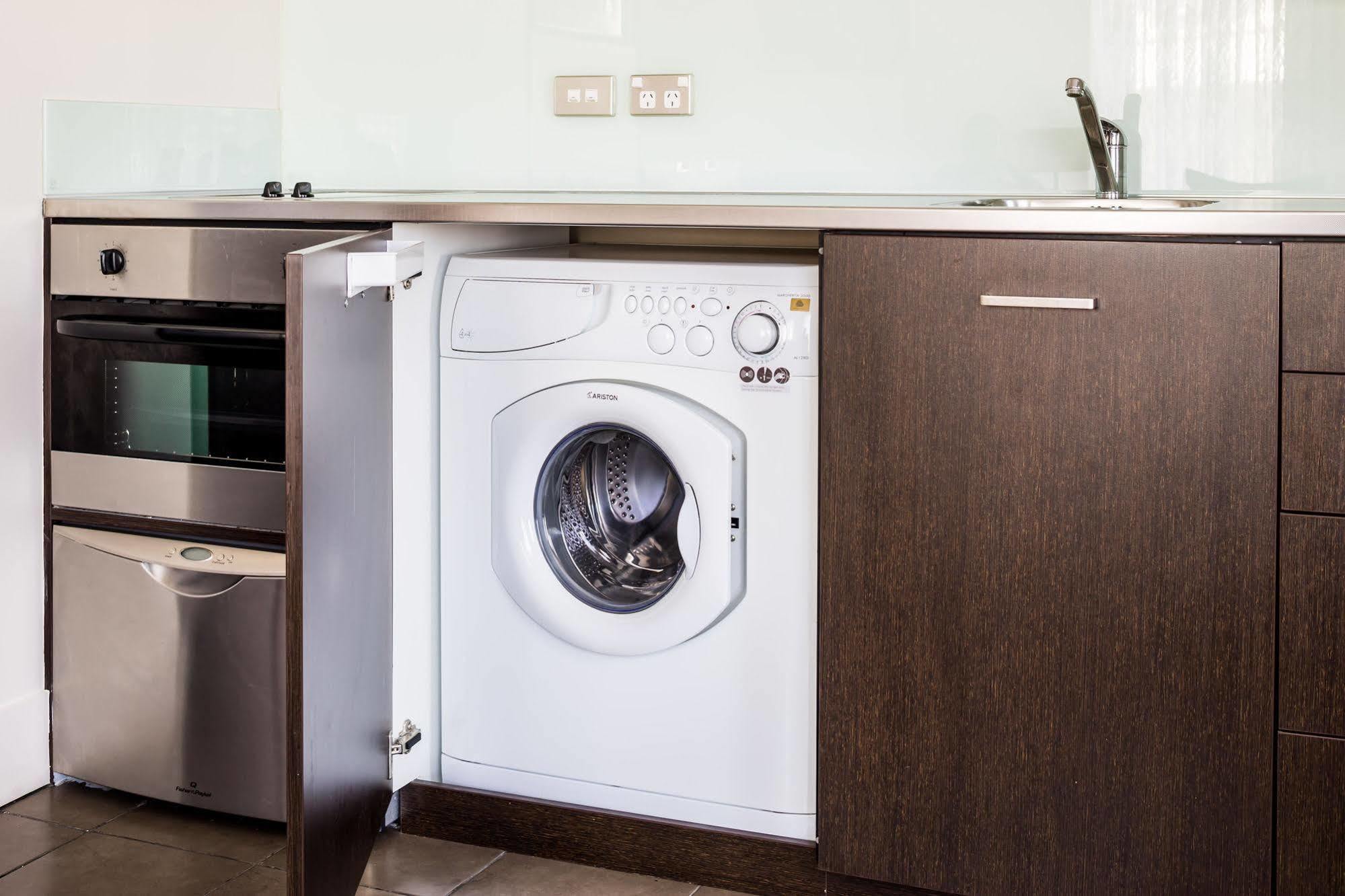 Bolton Hotel Wellington Zewnętrze zdjęcie An integrated washing machine
